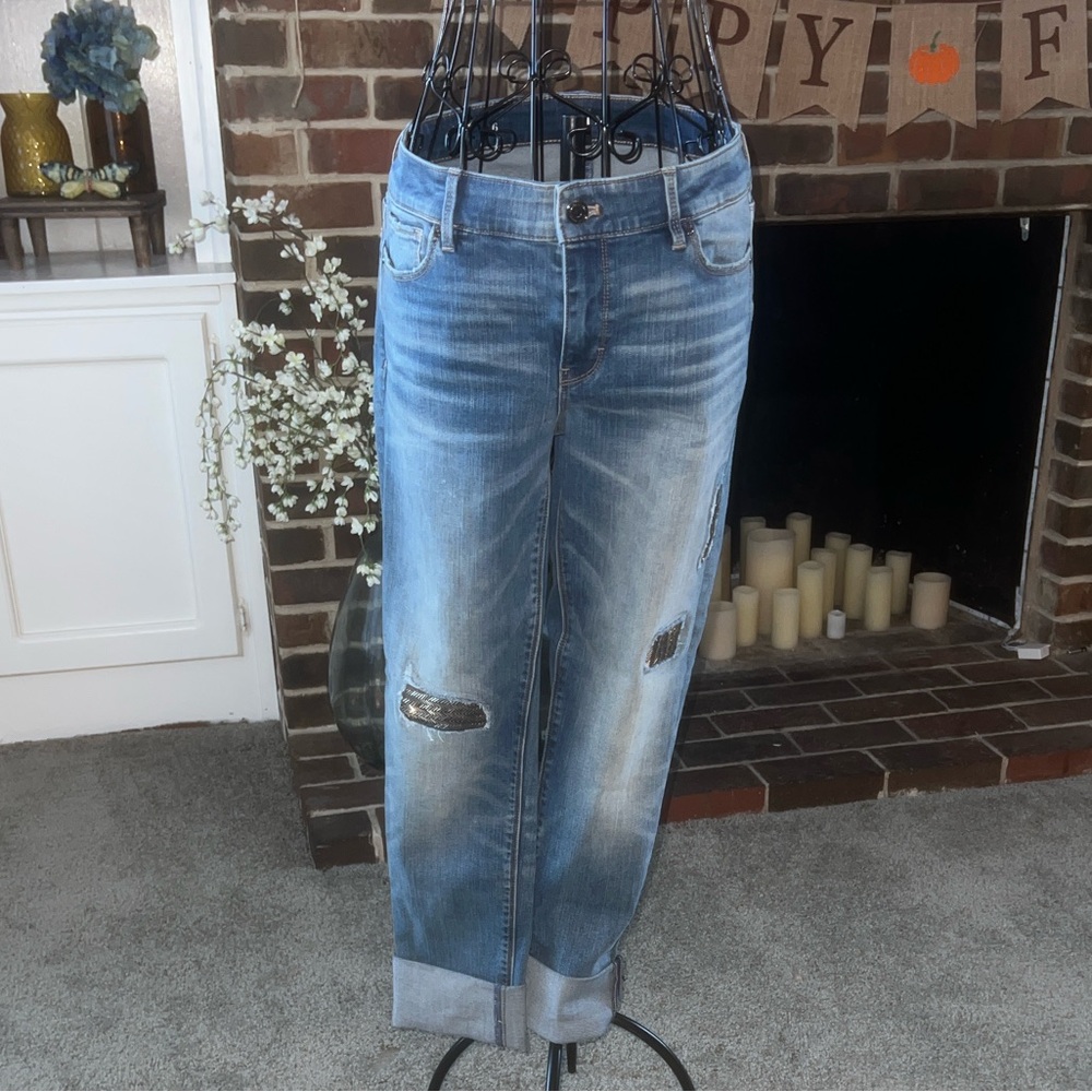 White House Black Market “The Slim” Distressed Boyfriend Jeans | Size 6/8